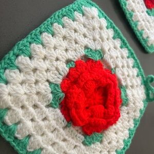 Vintage Crocheted Hot Pad Trivet Rose Cottage Handcrafted Pair